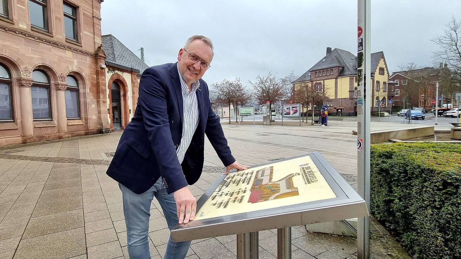 Bürgermeisterkandidat Backhaus stellt Verkehrskonzept vor: Sogar Seilbahnen denkbar